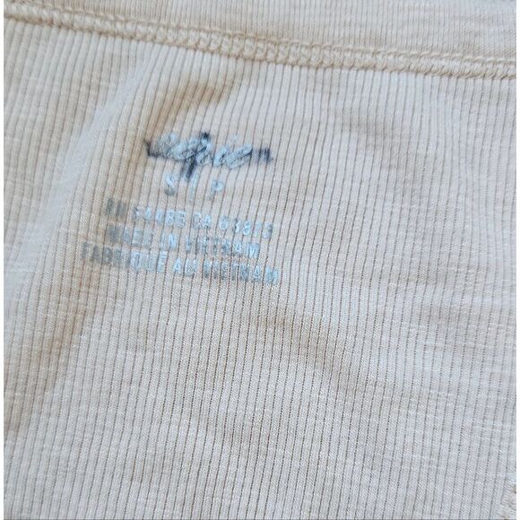 🎁Community + Aerie Women's White and Peach Tank Tops Bundle - Picture 3 of 4